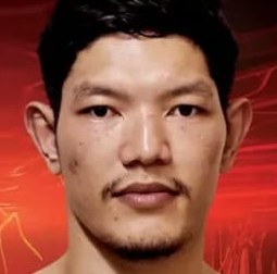Denkaosaen Muay Thai fighter photo 3