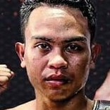 Kong-Pi-Pob Muay Thai fighter photo 3