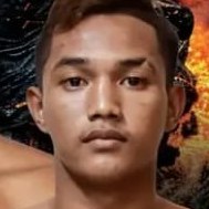 Petch Bangtong Muay Thai fighter photo 2