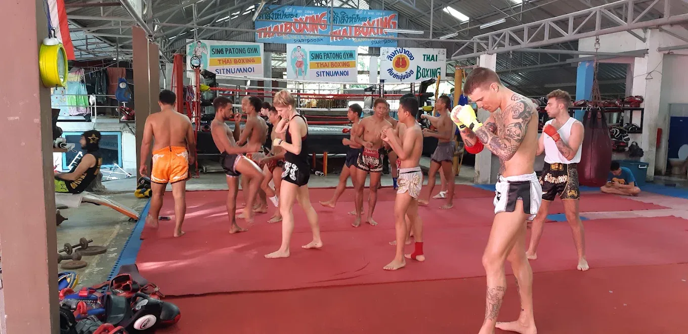PETCH NUMNOI Muay Thai gym photo 4