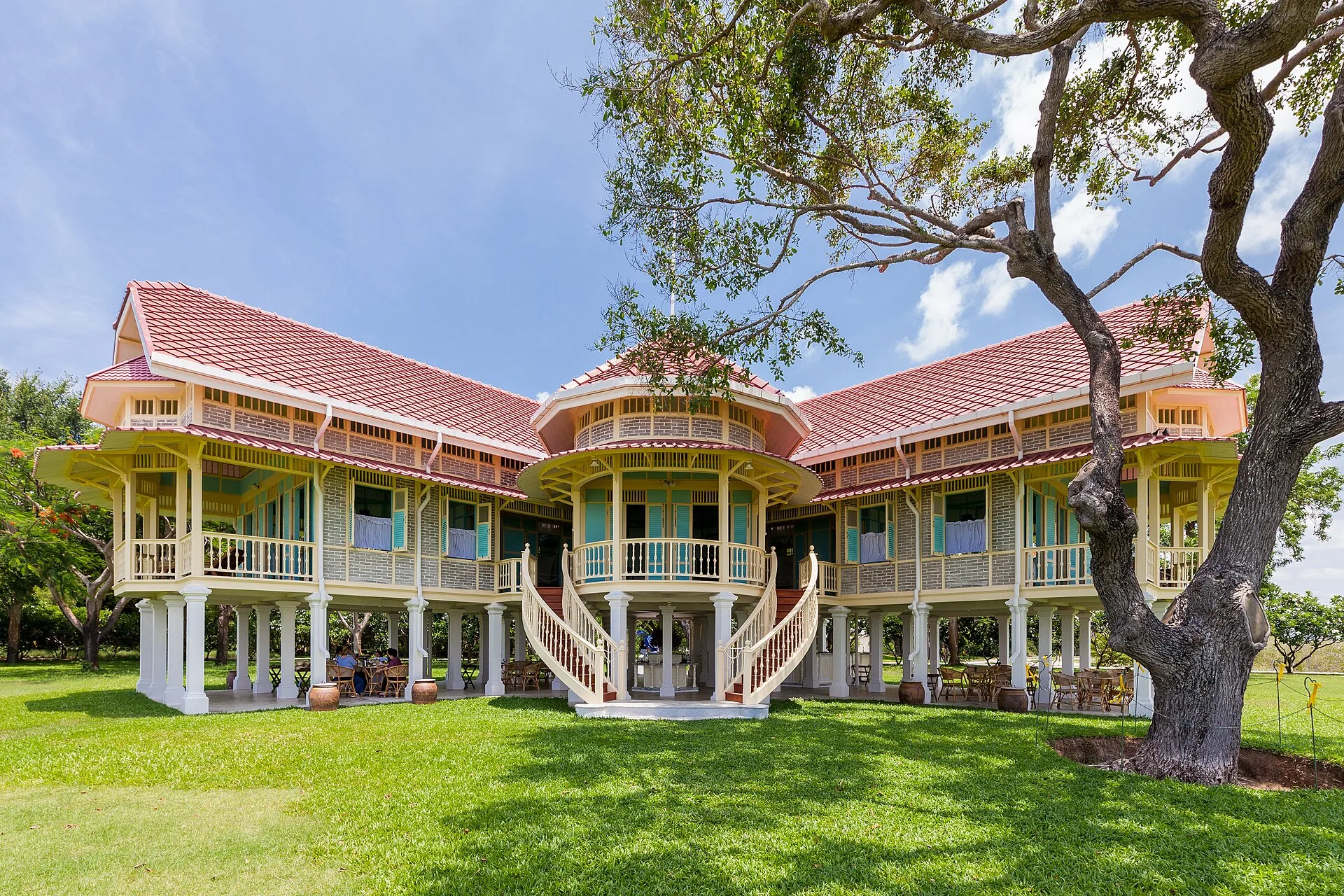 Maruekhathaiyawan Palace