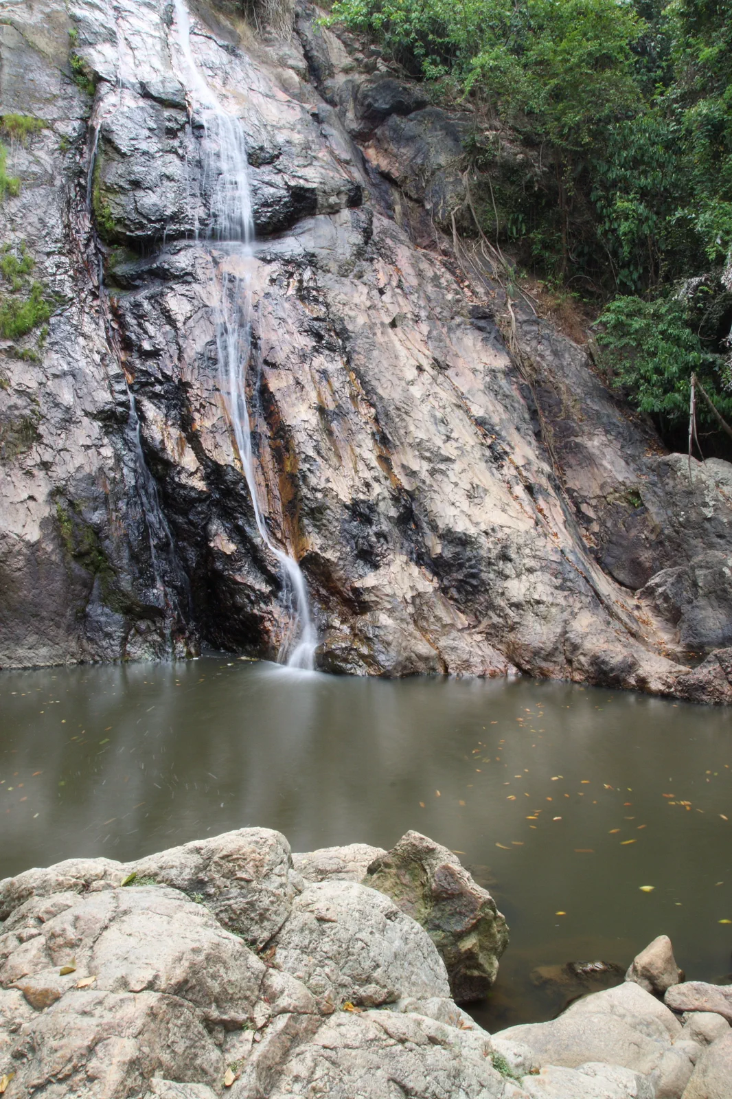 Na Muang Waterfall