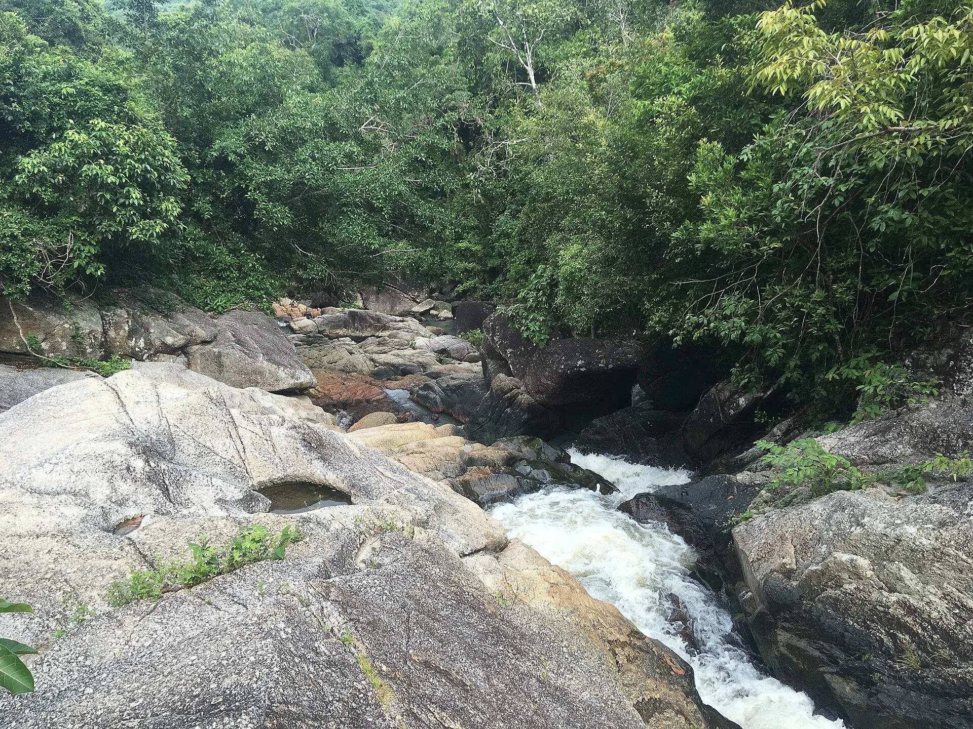 Than Sadet Waterfall