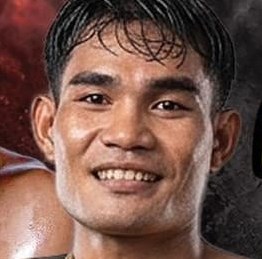 Dechdamrong Muay Thai fighter photo 2