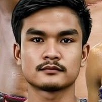 Detchmanat Muay Thai fighter photo 2