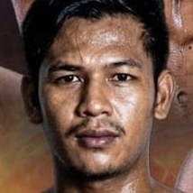 Kom Payak Muay Thai fighter photo 2