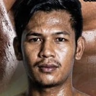 Kom Payak Muay Thai fighter photo 3