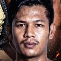Kom Payak Muay Thai fighter photo 5
