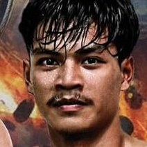 Natthadech Muay Thai fighter photo 2