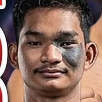 Parnphettae Muay Thai fighter photo 8