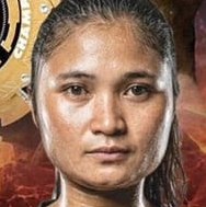 Phet Gygee Muay Thai fighter photo 2