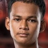 Phetdam Muay Thai fighter photo 3