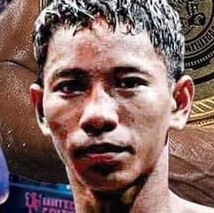 Phetrung Muay Thai fighter photo 4