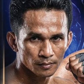 Phetthorn Muay Thai fighter photo 3