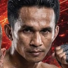 Phetthorn Muay Thai fighter photo 4
