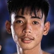 Suthipong Muay Thai fighter photo 3