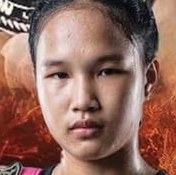 Thepnarin Muay Thai fighter photo 3