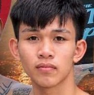 Thewan Muay Thai fighter photo 2